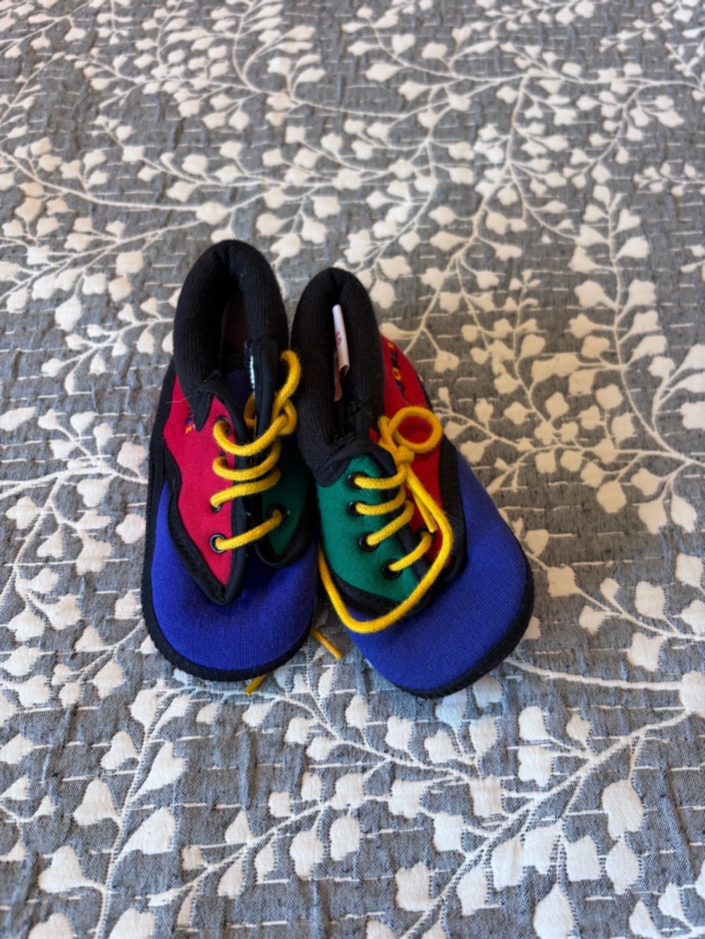 Vintage 1990’s Gymboree crib shoes - 0/3